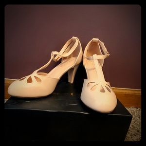 Chase & Chloe High Heels